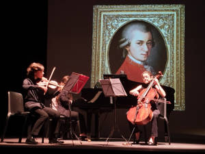 Il trio Kaufman in concerto - Valentina (pianoforte), Chiara (violoncello) r Luca (violino)