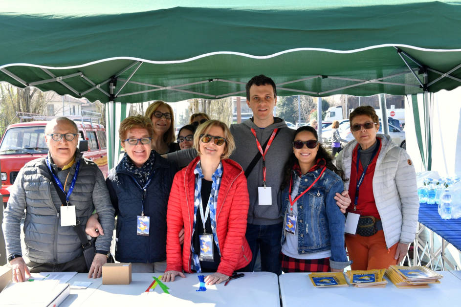 Il gruppo dell'accettazione ringrazia tutti i partecipanti