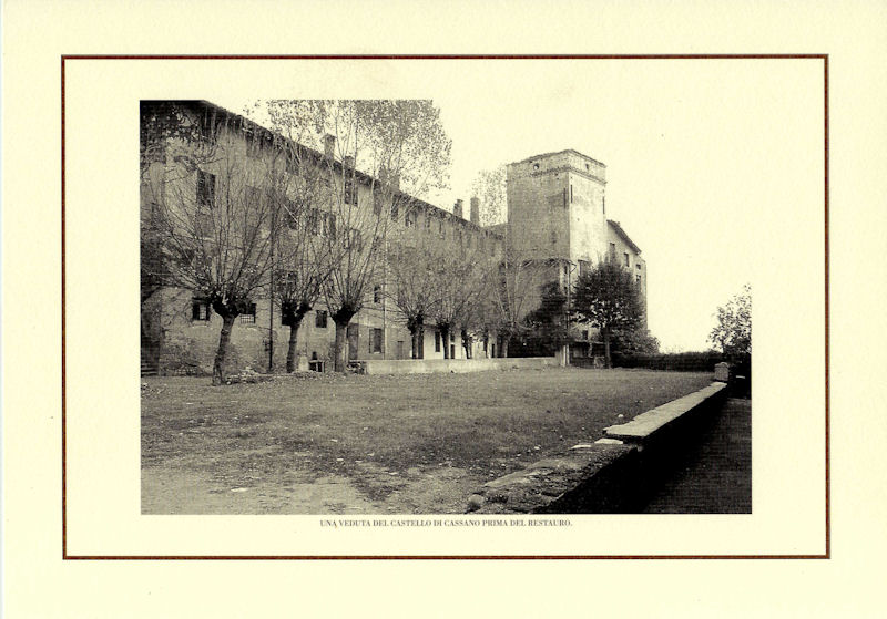 Una veduta del castello di Cassano d'Adda prima del restauro