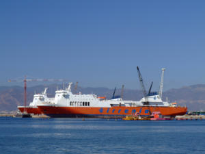 Darsena di Cagliari - traghetto Tirrenia