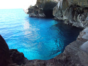 Scalinata di 654 gradini che si snoda sul massiccio di Capo Caccia che conduce alle grotte di Nettuno.