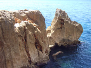 Scalinata di 654 gradini che si snoda sul massiccio di Capo Caccia che conduce alle grotte di Nettuno.