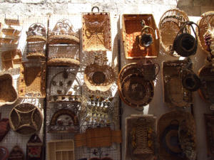 Bari - negozio di souvenir nella città antica