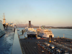 Porto di Olbia - nave in partenza