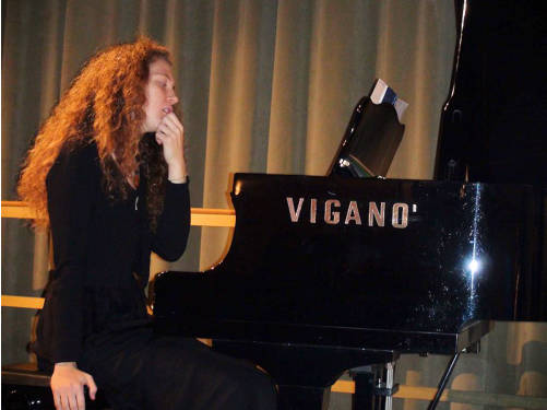 Federica Cerizza al pianoforte