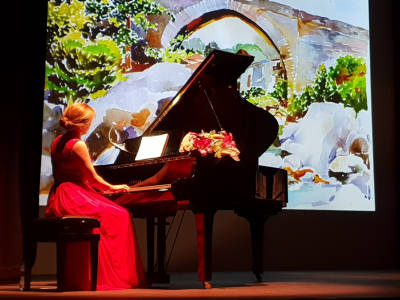 Alena KHMELINSKAIA in concerto - con proiezione dei dipinti di  Irene YASKEVICH (pittrice)