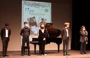 I musicisti si presentano al pubblico