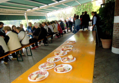 Ci godiamo un sontuoso antipasto presso il Dopolavoro Burger Bar